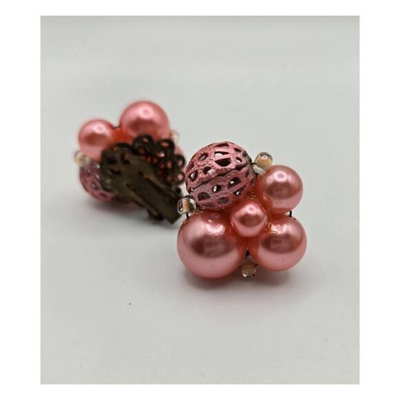 Vintage 1950's Pink On Pink Beaded Clusters Earrings - Picture 3 of 5